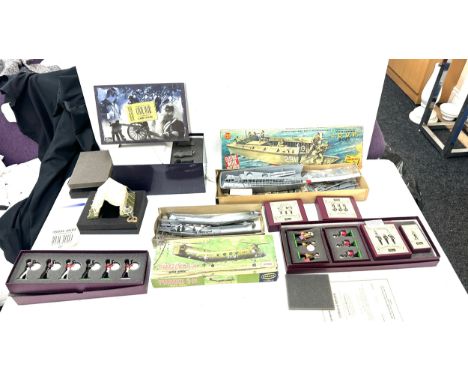 Selection of vintage military figures, models, civil war etc 