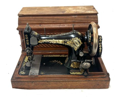 Vintage manual singer sewing machine - untested 