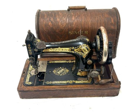 Vintage singer sewing machine - untested 