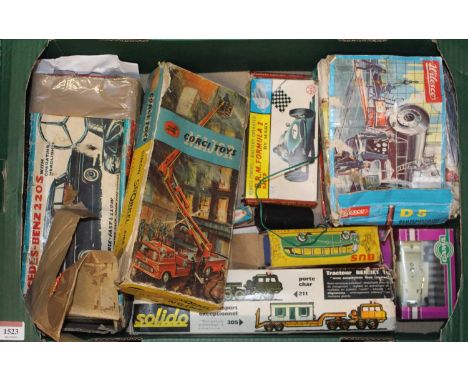A quantity of boxed miscellaneous diecast to include Corgi Major toys No. 1127 Fire engine, Marx toys BRM F1 racer etc