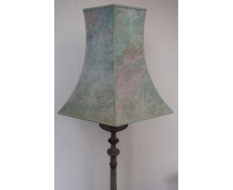 Early 20th century Chinoiserie decorated standard lamp on turned circular base 