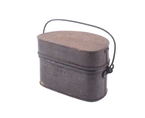 A WWI British mess tin set. Marked '1st DM 374', featuring the broad arrow mark for War Department. Tin W18cm. 