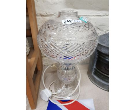 TYRONE CRYSTAL TABLE LAMP