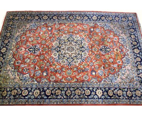 Esfahan (Iran) red ground carpet central Foal design 300cm x 204cm .     .     