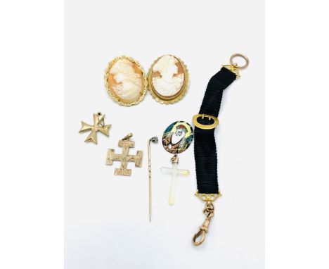 9ct gold cameo brooch/pendant, weight 7.5 gms, size 36 x 30 mms; another cameo brooch set in yellow metal with white stones; 