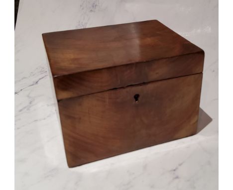 A 19th century flame mahogany rectangular tea caddy/box, 14cm wide, c.1800 
