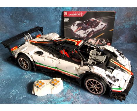 A Mould King Lego Style large scale 13060 Pagani Zonda R, Remote Control &amp; App control R/C, built, with controller &amp; 