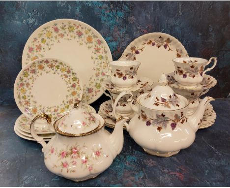 A Royal Albert Lorraine pattern tea service, comprising teapot, six saucers and side plates, bread and butter plate, four tea