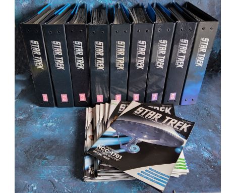 Eaglemoss Star Trek The Official Starships Collection periodicals in nine official ring binders; others loose 