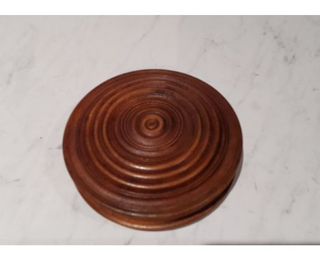 A 19th century turned circular table snuff box, 11cm diam, c.1830 