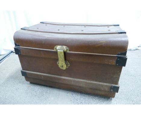 Large metal travel trunk/tool chest measuring 46cm high, 70cm wide