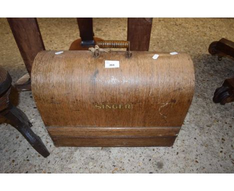 VINTAGE SINGER SEWING MACHINE