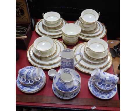 A COLLECTION OF ROYAL WORCESTER CHINESE DRAGON decorated coffeeware and a Royal Doulton 'Belvedere' part dinner service