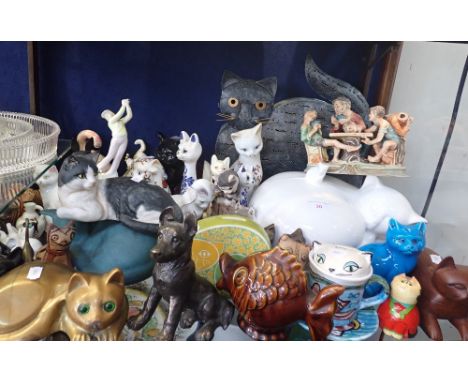 A 1960S CARLTONWARE CAT MONEYBOX and a further collection of cat ornaments and others