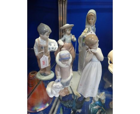 THREE LLADRO FIGURES and two Nao figures (5)