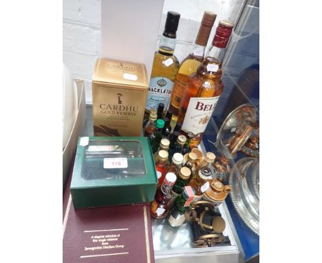 A BOTTLE OF CARDHU GOLD RESERVE SINGLE MALT SCOTCH WHISKY other bottles of whisky, including miniatures and other items