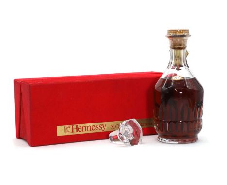 Hennessy X.O., Cognac, in Baccarat decanter, 70cl., 40% GL (1 in presentation box with bag)