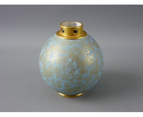 A ROYAL WORCESTER POT POURRI VASE, globular blue ground and gilt decorated, base marks for circa 1907, registered no. 14617, 