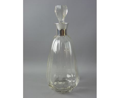 AN ART DECO GLASS DECANTER & STOPPER with silver collar, Birmingham 1925, 27 cms high overall with starcut base