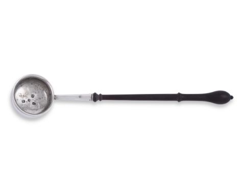 A GEORGE I SILVER TODDY LADLE WILLIAM FLEMING, LONDON 1723 Britannia standard, with a slightly everted rim and a turned wood 