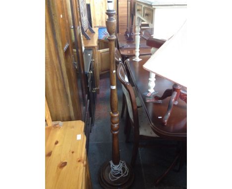 TURNED OAK LAMP STANDARD