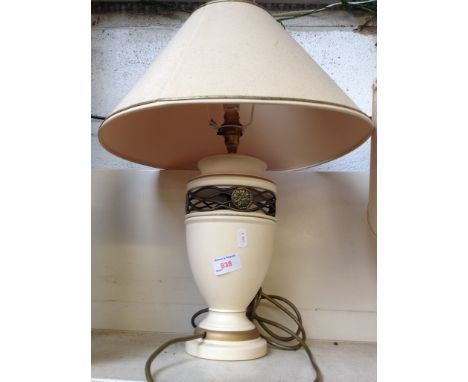 POT TABLE LAMP     F5