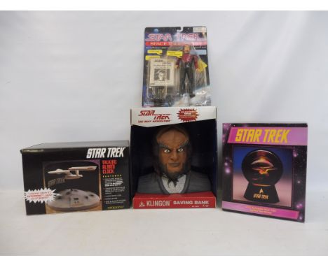 Star Trek - various collectables, to include Light Star Globe, talking alarm clock and others.