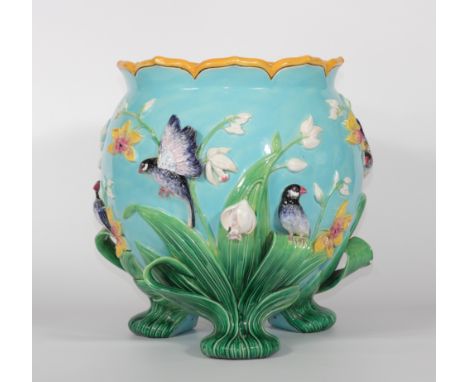 George Jones very large majolica planter decorated with birds and flowers Period: XXth - 20th century Sizes: H=135mm D=80mm W