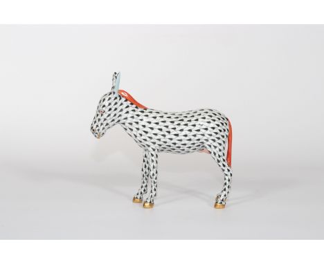 Herend Ane porcelain. Period XXth centuryPeriod: XXth - 20th centurySizes: H=165mm L=180mmWeight (K): 0,23kgAuthor / artist: 