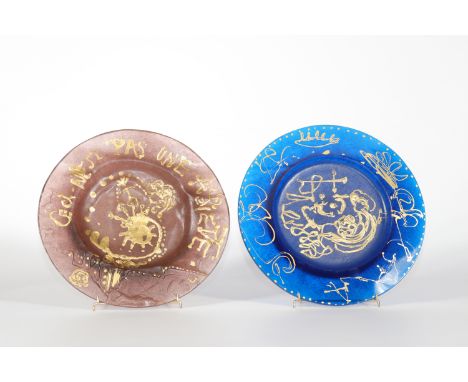 Daum Nancy & Salvador Dali pair of plates numbered 395/2000 Period: XXth - 20th century Sizes: H=175mm L=110mm Weight (K): 0,