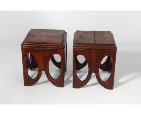 Louis MAJORELLE (1859-1926) pair of oak stoolsPeriod: XXth - 20th centurySizes: H =380mm L =320mmWeight (K): 3,6kgAuthor / ar
