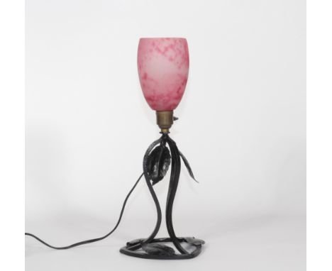 Daum Nancy lamp in wrought iron bobeche in glass pastePeriod: XXth - 20th centurySizes: H=380mm L=160mmWeight (K): 1,22kgAuth