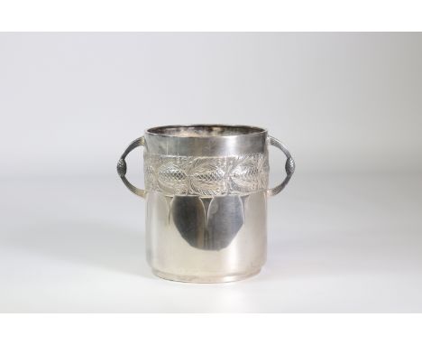 WMF ice bucket with pine cone decorationPeriod: XXth - 20th centurySizes: Dia: 180 mm H: 210Weight (K): 0,9kgAuthor / artist: