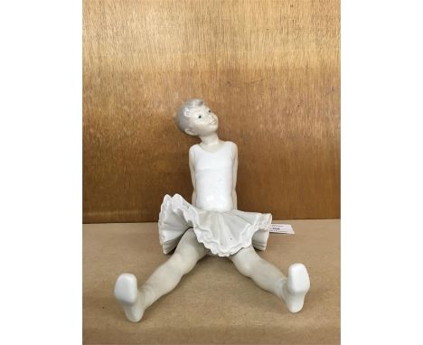 Nao ballerina sitting figurine