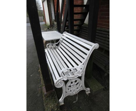 Victorian cast iron and wooden slatted garden bench with thistle motif endsNo parts missing, no repairs. Overall in good cond