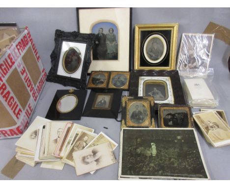 Collection of 19th Century framed and loose portrait photographs 