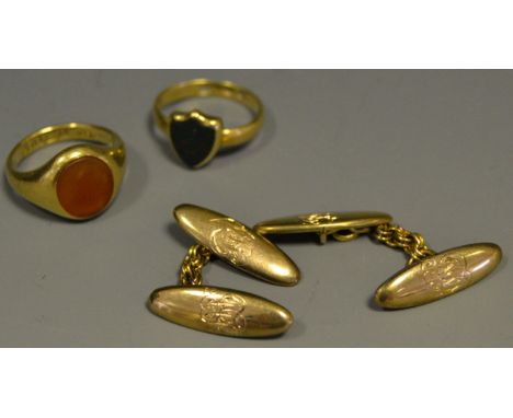 Gentleman's jewellery - a seal stamp signet ring, carnelian plain matrix, 18ct gold shank; another bloodstone heart; a pair o