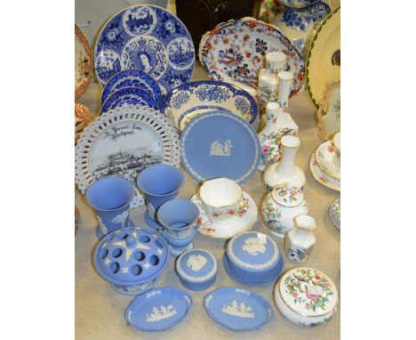 Ceramics - Wedgwood pale blue jasperware trinket pots, vase, etc;  Aynsley Pembroke bud vases;  table china etc qty