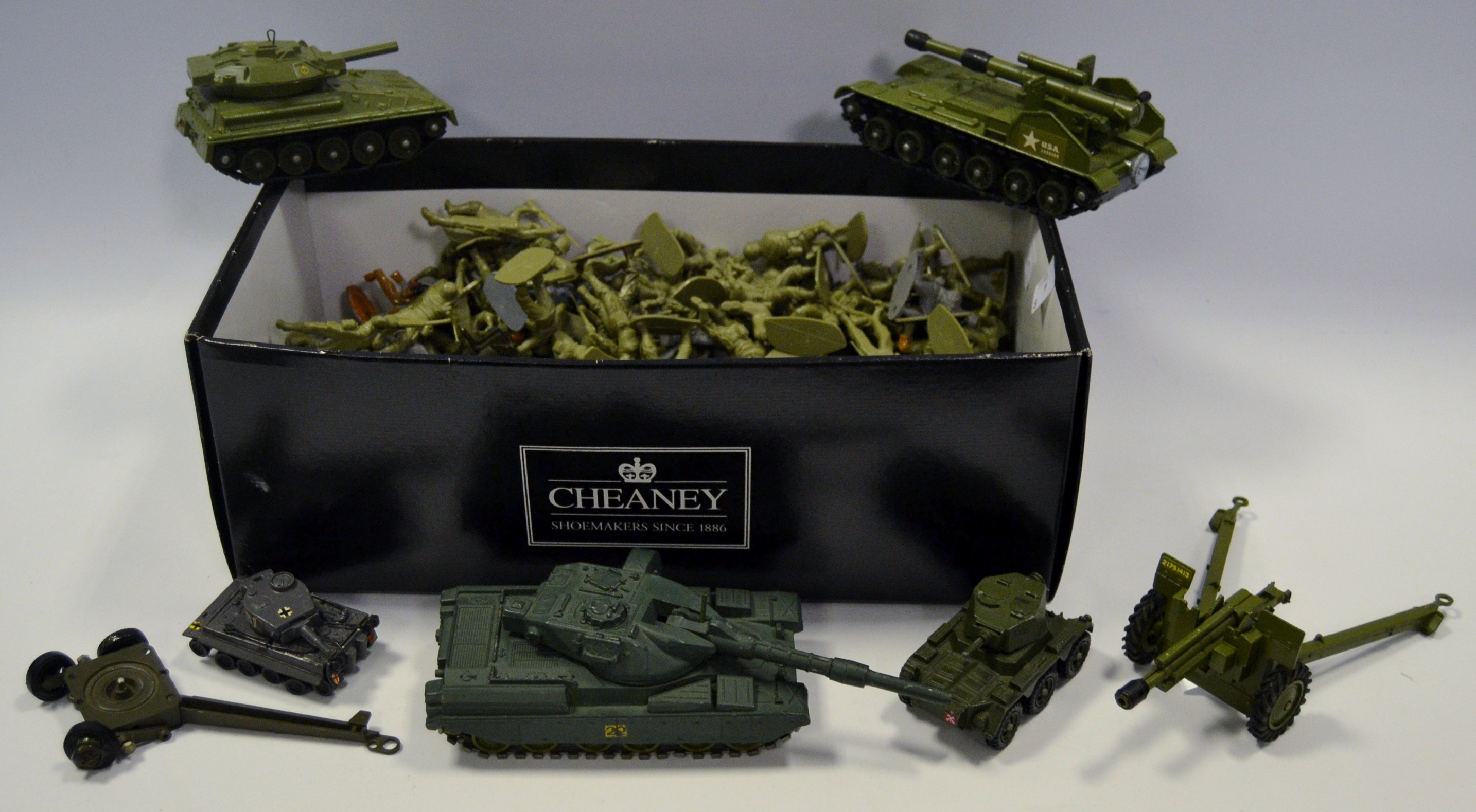 dinky toys chieftain tank