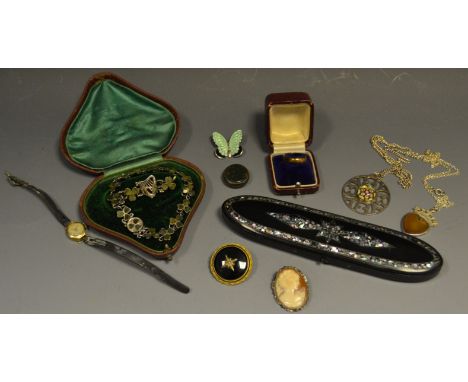 Bijouterie - a silver and spinach jade bracelet and bar brooch, three leaf clover inclusions, the brooch with Irish harp, mar