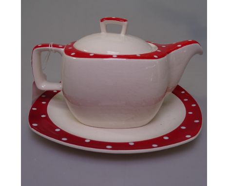 Midwinter Stylecraft tea service, and other matching items 