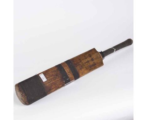 SLAZENGER GRADIDCE 'LEN HUTTON AUTOGRAPH' CRICKET BAT
81cm long 