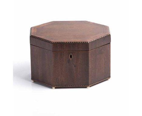 REGENCY MAHOGANY OCTAGONAL CADDY
the hinged cover with a chequer banded border, on eight bone button feet, 21cm wide