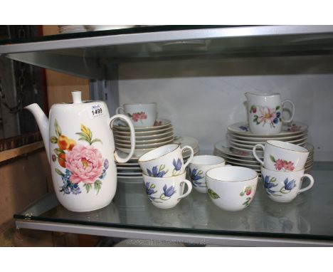 A Royal Worcester ''Pershore'' pattern part Dinner and Coffee Service including five Dinner Plates, six Side Plates, five Tea