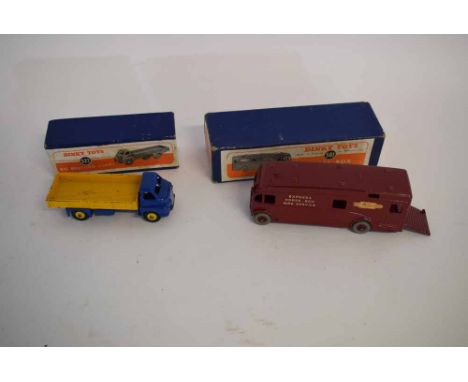 Two boxed Dinky Toys to include a horsebox, model no 581, together with a further big  Bedford lorry model no 522 (2) 