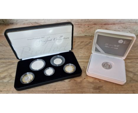 Royal Mint, Two silver coins/sets comprising of a 2007 Piedfort collection, proof quality, (five ponds, 2 x two ponds, one po