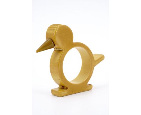 A vintage Minimalist Bakelite napkin ring in the form of a chick, 5.5 cm