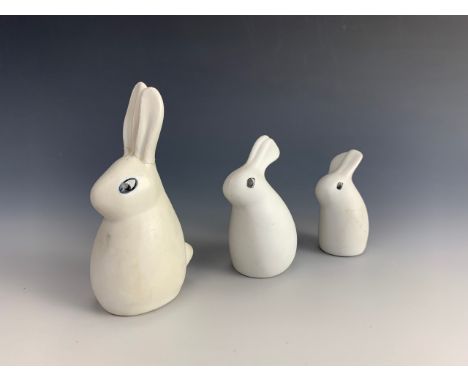 Three Arabia Finland ceramic rabbits by Helja Liukko-Sundstrom, (two a/f) tallest 9 cm.