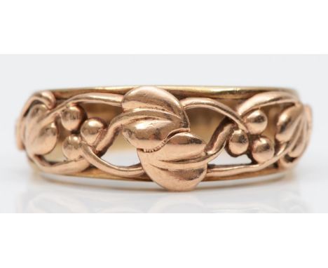 Clogau, a 9ct gold Welsh gold floral ring, P, 4.2gm 
