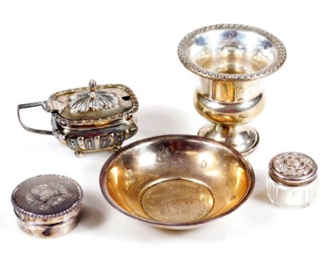 An Elizabeth II Silver Jubilee dish, by the Cooper brothers, designed by Peter Lamby, of circular form, with central engraved